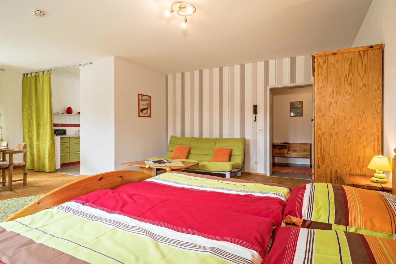 Ferienwohnung Am Schloss Heiligenborn Esterno foto